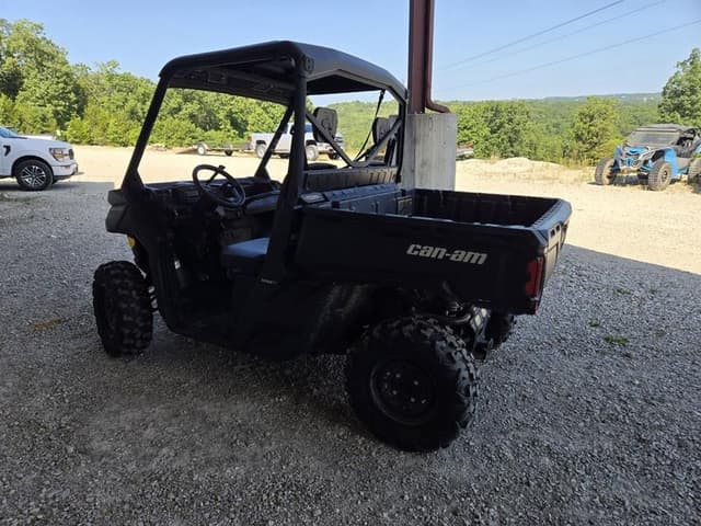 Image of Can-Am Defender HD7 equipment image 4