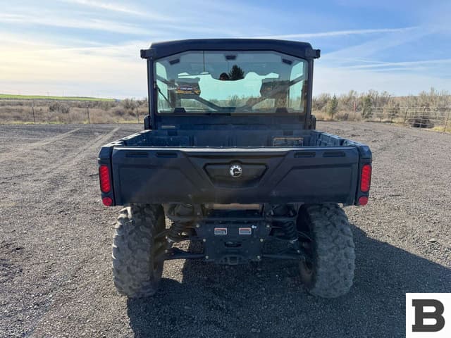 Image of Can-Am Defender HD10 equipment image 4