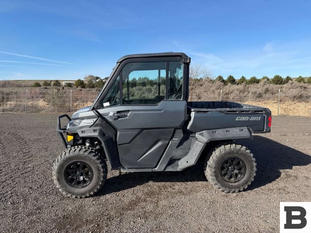 Image of Can-Am Defender HD10 equipment image 2