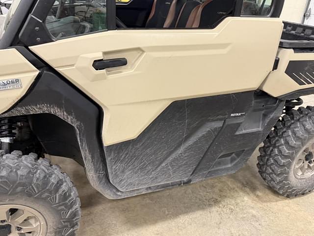 Image of Can-Am Defender Limited HD10 equipment image 3
