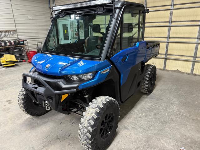 Image of Can-Am Defender Limited HD10 equipment image 2