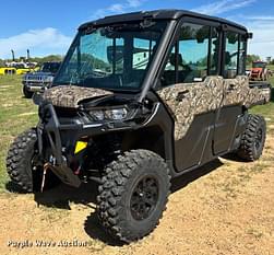 2023 Can-Am Defender Equipment Image0
