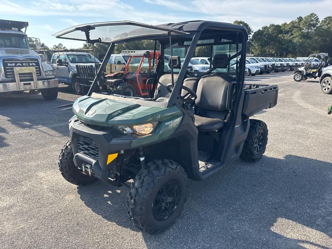 Image of Can-Am Defender Primary image