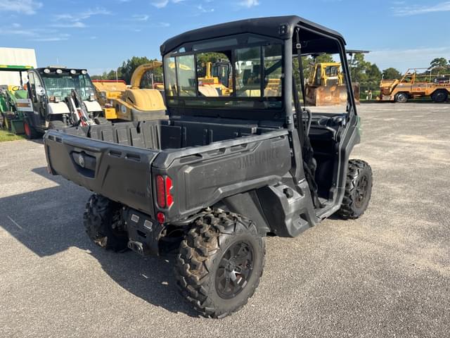 Image of Can-Am Defender equipment image 4