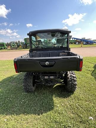 Image of Can-Am Defender XT HD10 equipment image 3