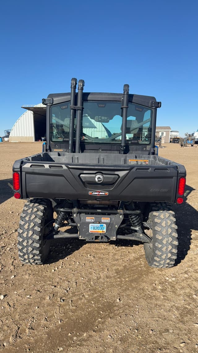 Image of Can-Am Defender HD10 equipment image 2