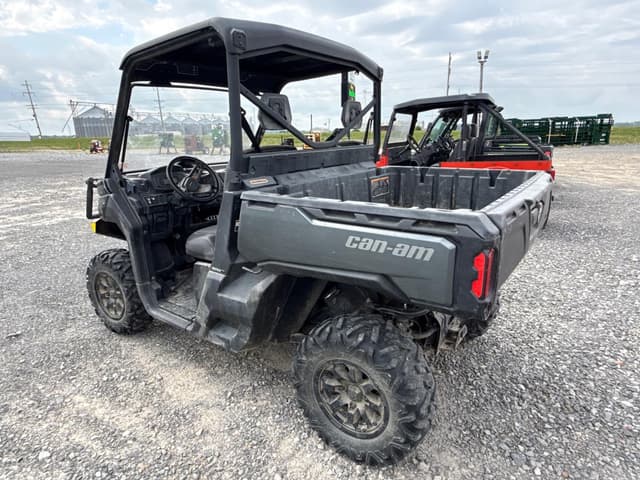 Image of Can-Am Defender XT HD9 equipment image 1