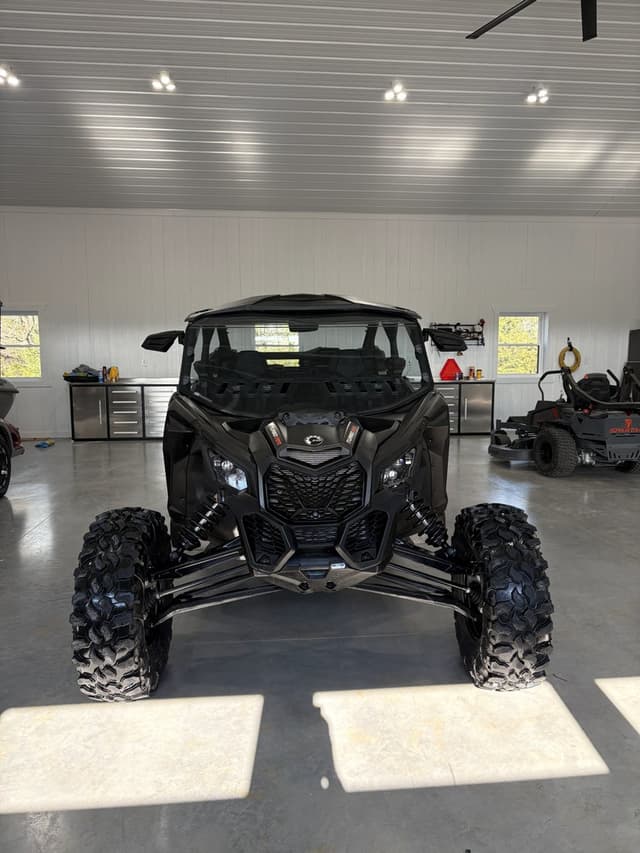 Image of Can-Am Maverick X3 equipment image 4