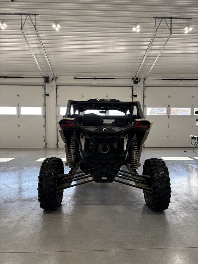 Image of Can-Am Maverick X3 equipment image 2