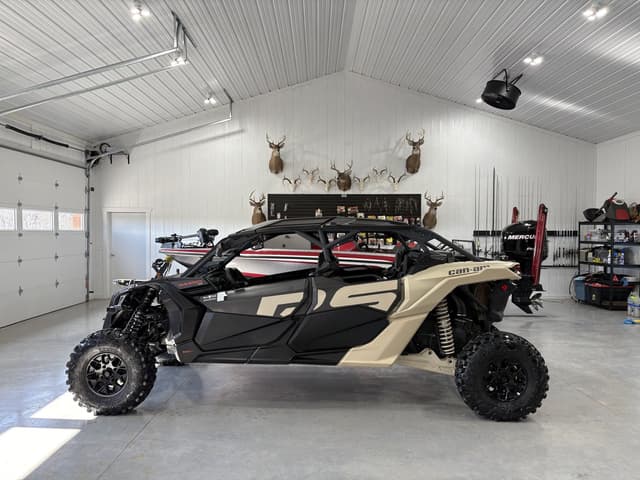 Image of Can-Am Maverick X3 equipment image 1
