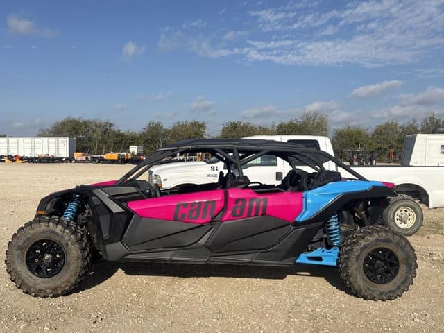 Image of Can-Am Maverick X3 equipment image 1
