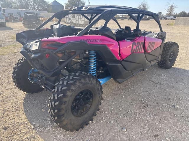 Image of Can-Am Maverick X3 equipment image 4