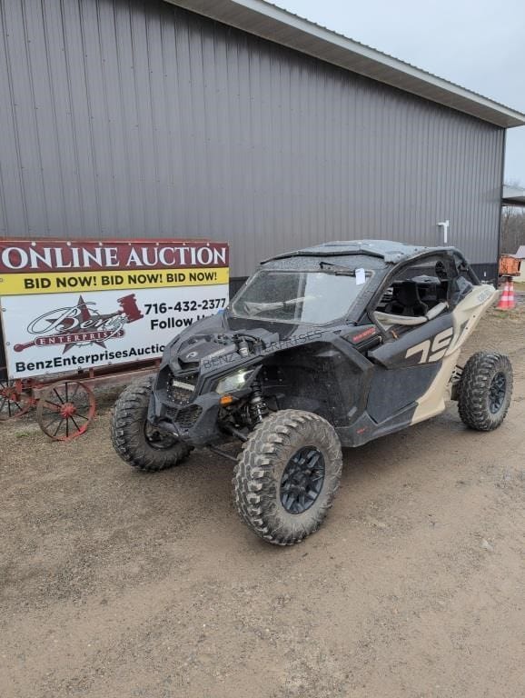 2023 Can-Am Maverick DS Equipment Image0
