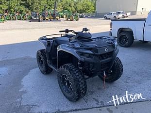 2023 Can-Am Outlander 700 Equipment Image0