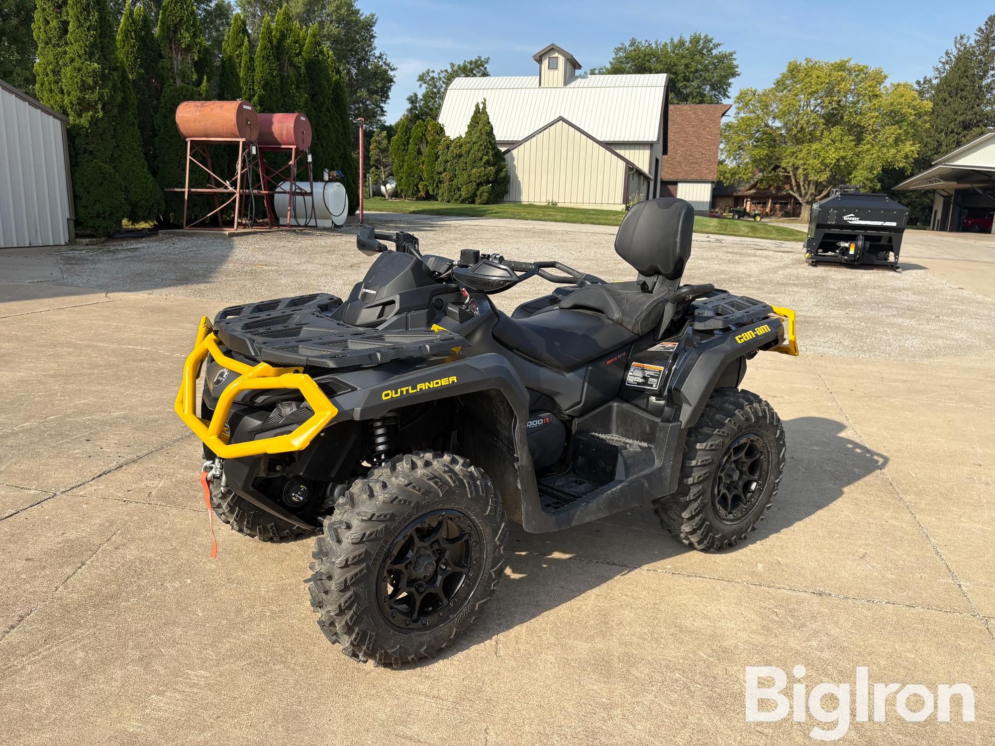 2023 Can-Am Outlander XTP 1000 Equipment Image0