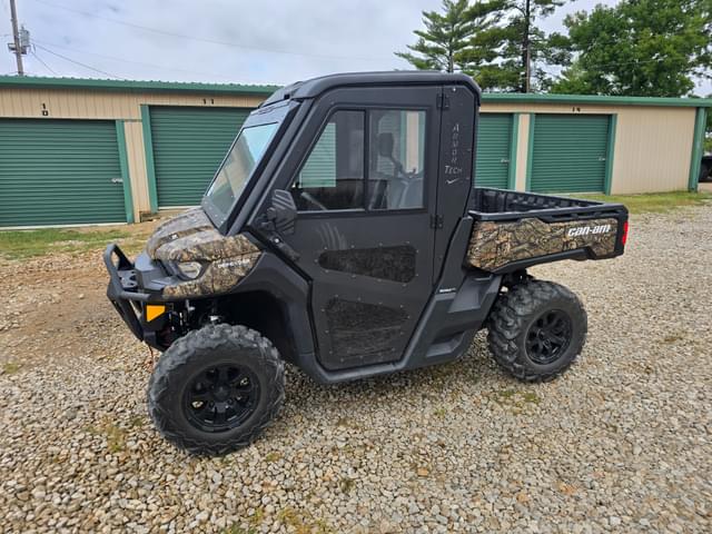Image of Can-Am Defender XT equipment image 4