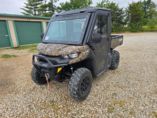 Image of Can-Am Defender XT equipment image 1