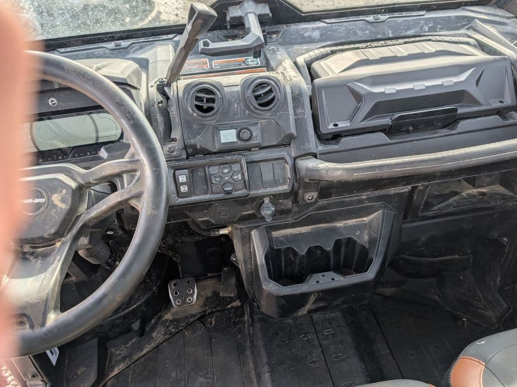 Image of Can-Am Defender 6x6 Limited HD10 Image 1