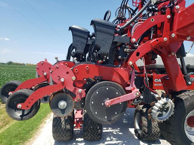 Image of Case IH 2140 equipment image 4