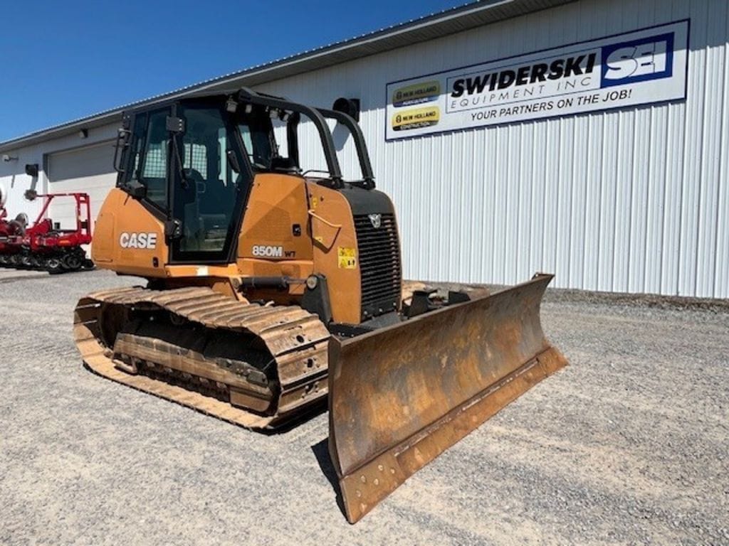 2023 Case 850M WT Equipment Image0