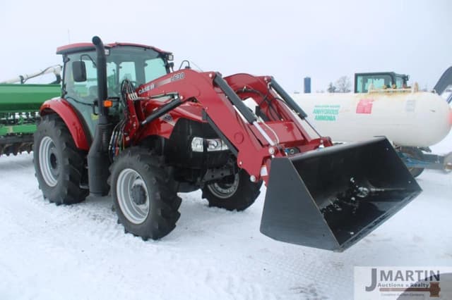 Image of Case IH Farmall 120C equipment image 1