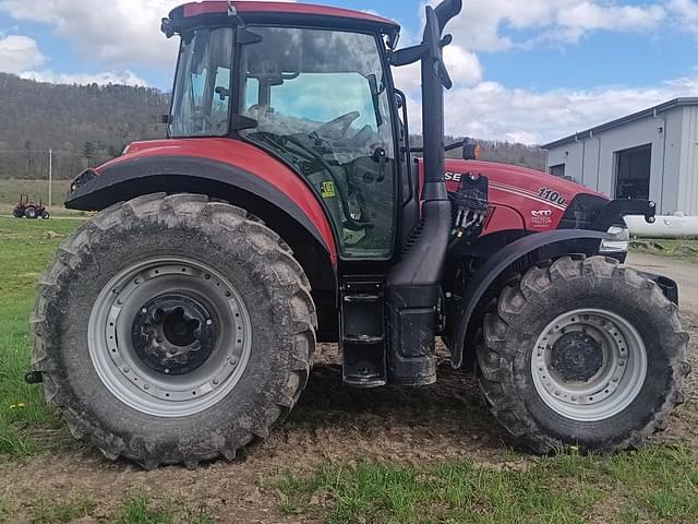 Image of Case IH Farmall 110U equipment image 3