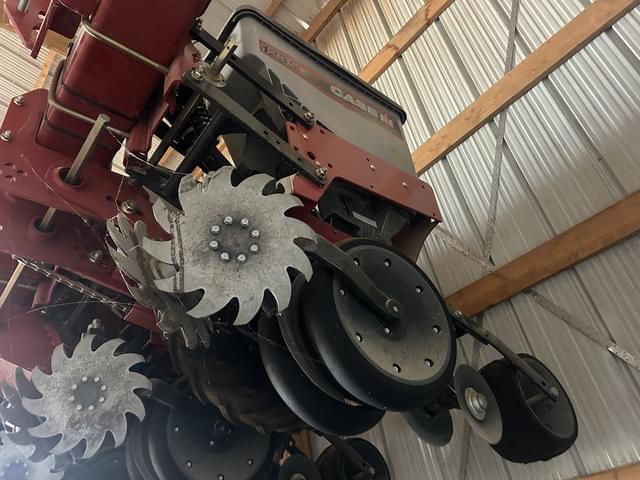 Image of Case IH 1235 equipment image 3