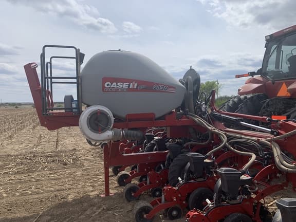 Image of Case IH 2130 equipment image 2