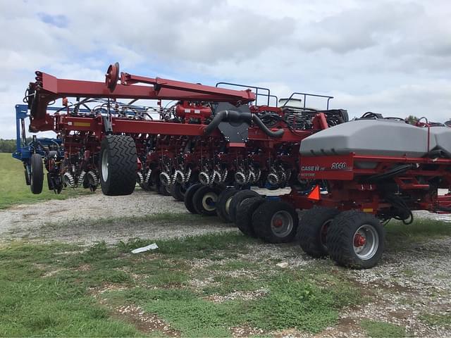 Image of Case IH 2140 equipment image 2