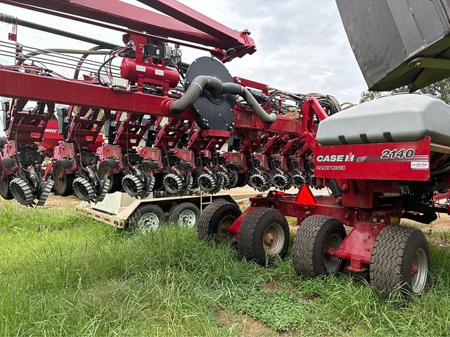 Image of Case IH 2140 equipment image 2