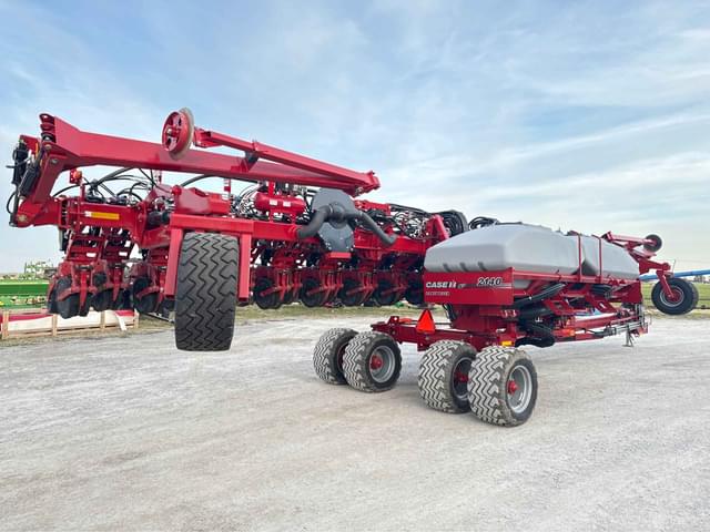 Image of Case IH 2140 equipment image 2