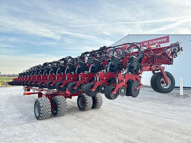 Image of Case IH 2140 equipment image 4