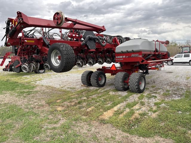 Image of Case IH 2140 equipment image 2