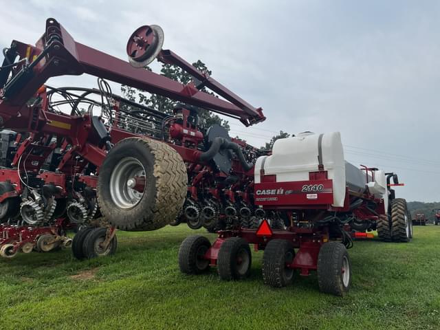 Image of Case IH 2140 equipment image 3