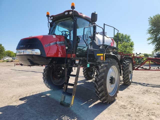 Image of Case IH Patriot 3340 equipment image 1