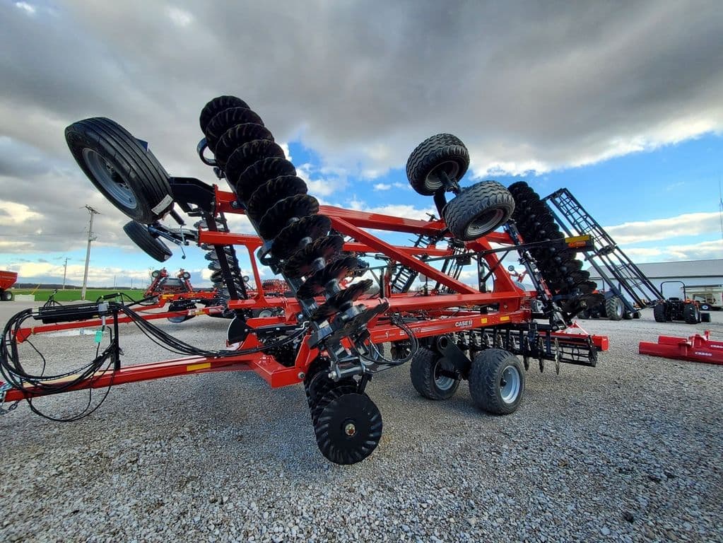 Image of Case IH 335VT Image 0