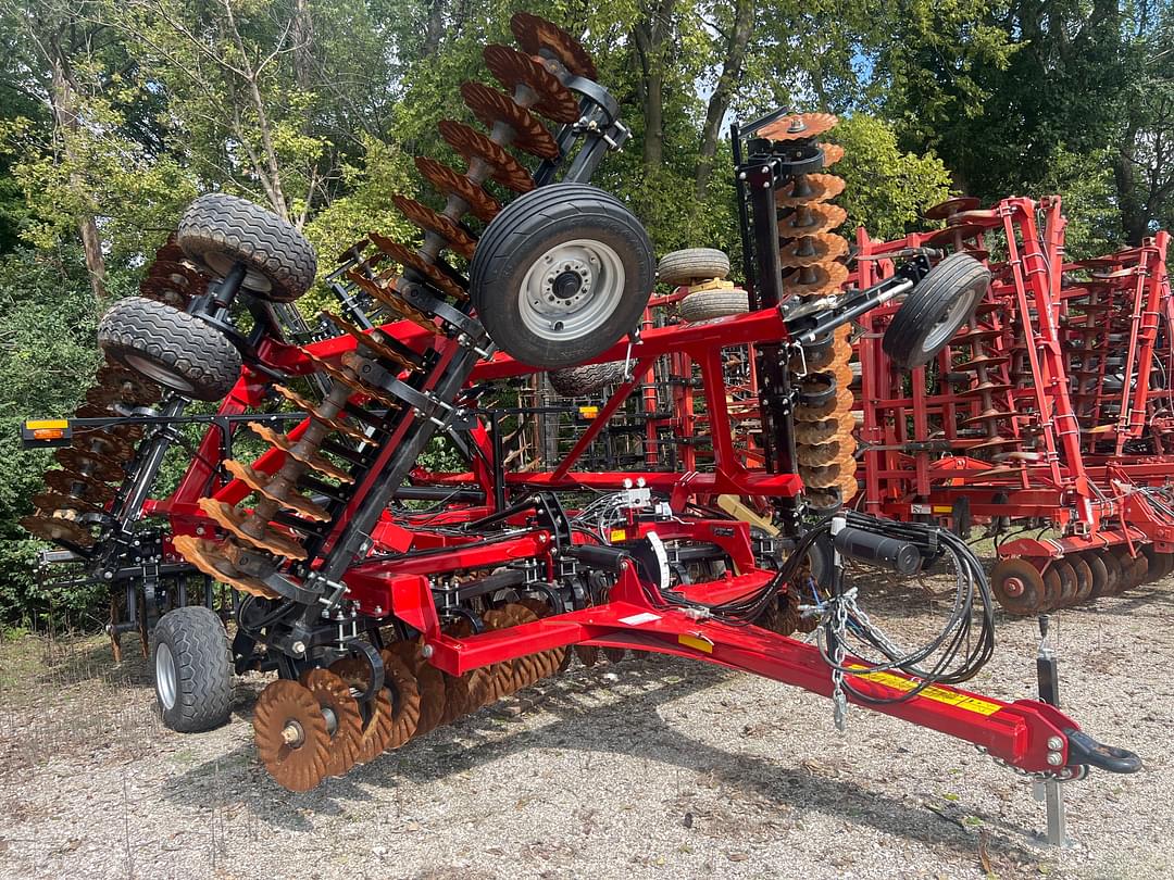 Image of Case IH 335VT Primary image