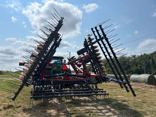 Image of Case IH 375 equipment image 4