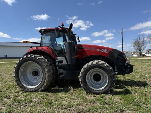Image of Case IH Magnum 380 equipment image 3