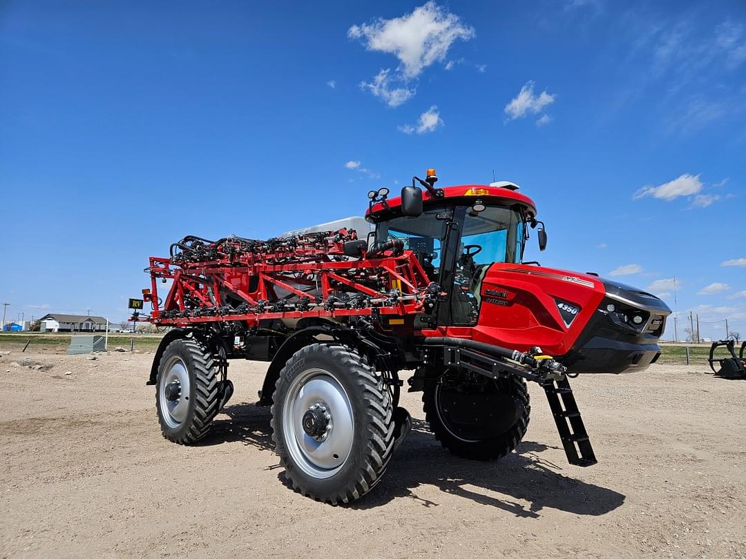 Image of Case IH Patriot 4350 Image 1
