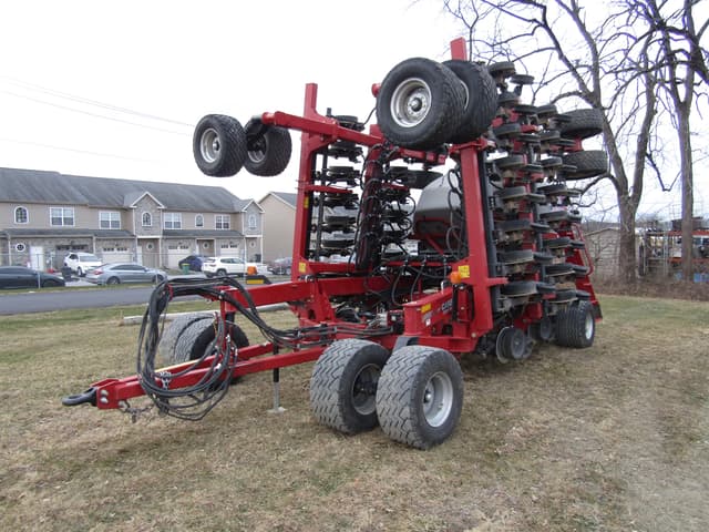 Image of Case IH 550T equipment image 1