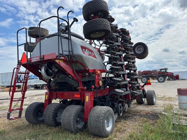 Image of Case IH 550T equipment image 2