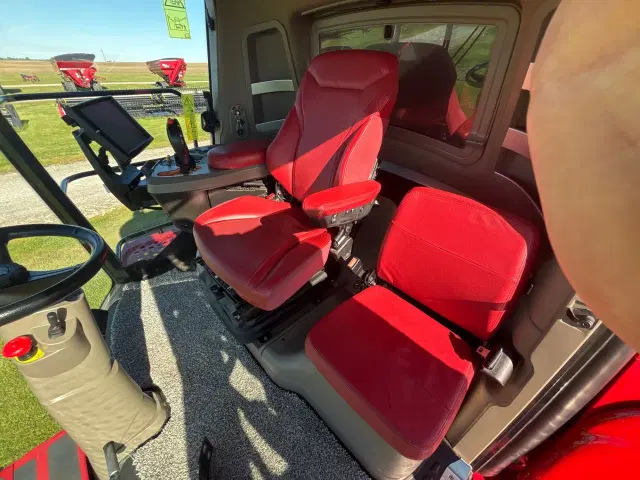Image of Case IH Pro 700 equipment image 3