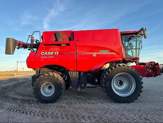 Image of Case IH 7250 equipment image 2