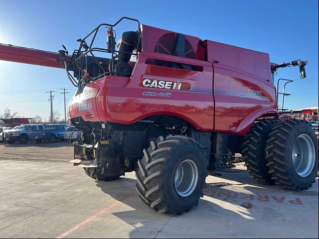 Image of Case IH 7250 equipment image 3