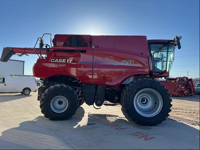 Image of Case IH 7250 equipment image 2