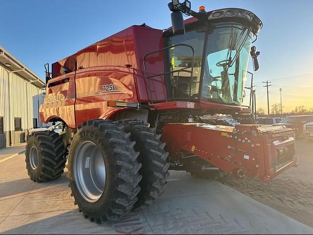 Image of Case IH 7250 equipment image 2