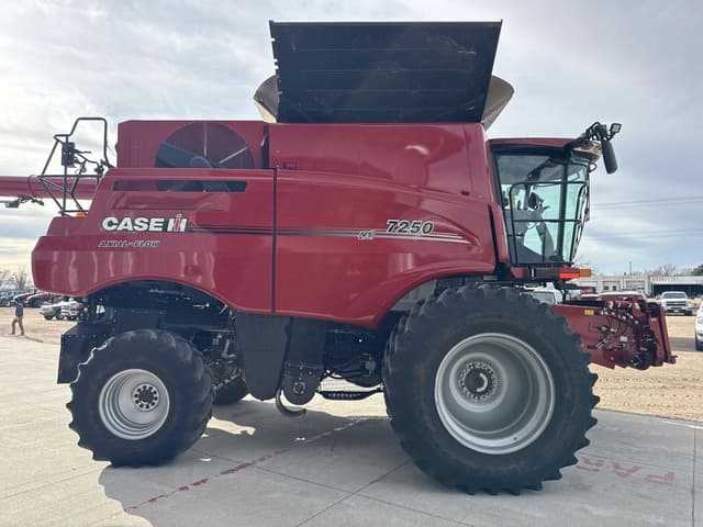 Image of Case IH 7250 equipment image 3