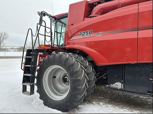 Image of Case IH 7250 equipment image 3