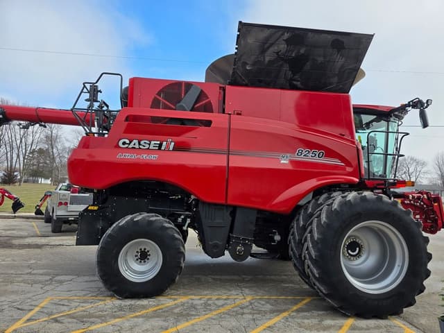 Image of Case IH 8250 equipment image 3